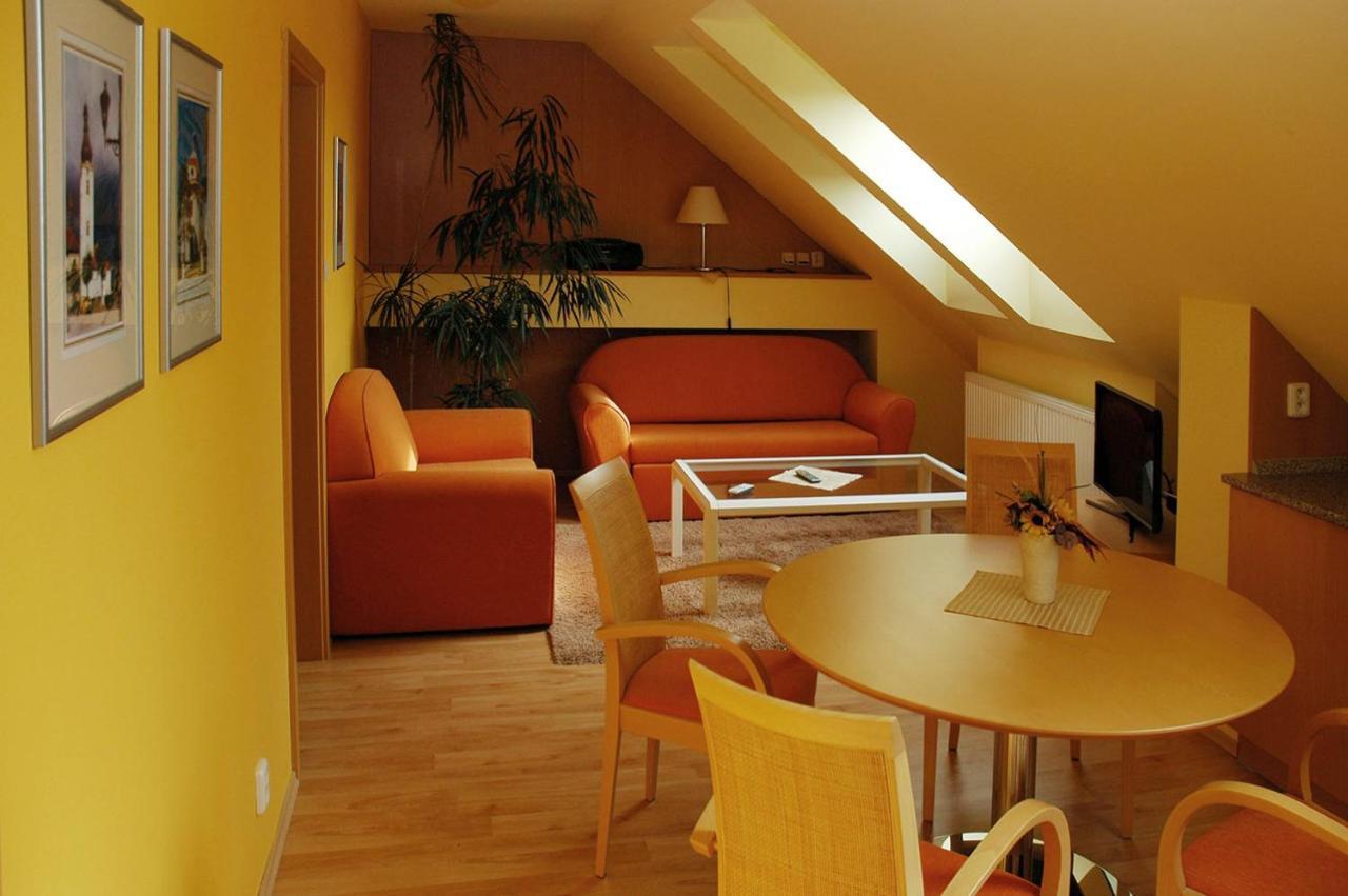Hotel Restaurant Modra Hvezda Dobřany Екстериор снимка