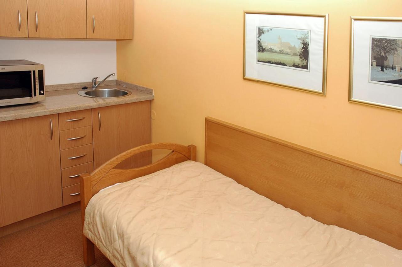 Hotel Restaurant Modra Hvezda Dobřany Екстериор снимка